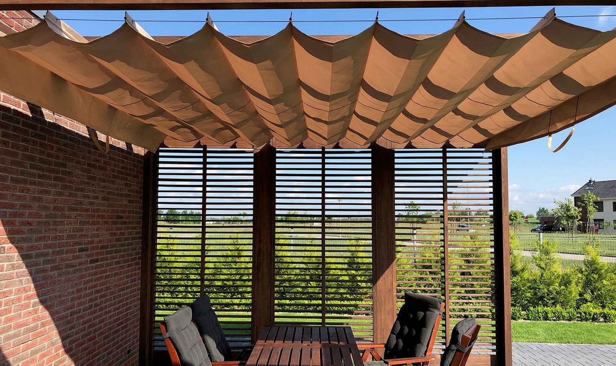 resuelve-problemas-de-distribucion-en-terrazas-con-toldos-vela-a-medida